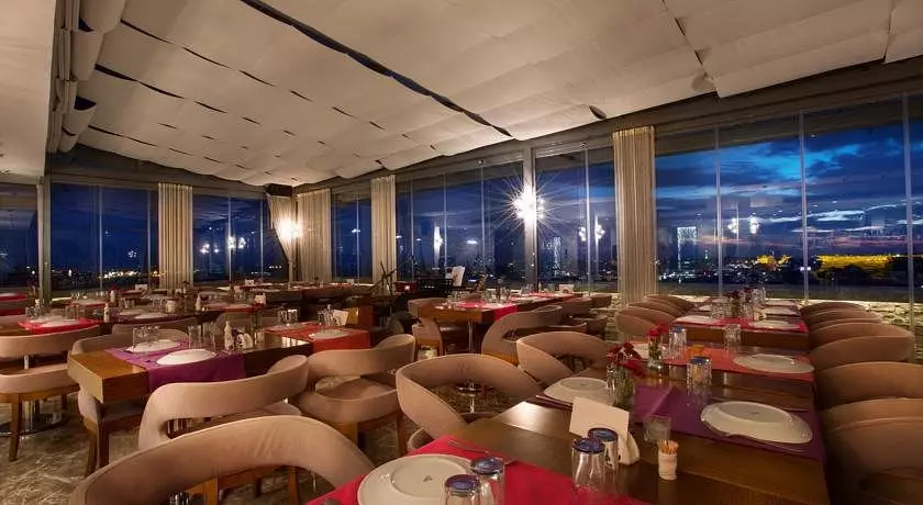 رستوران PERA CENTER